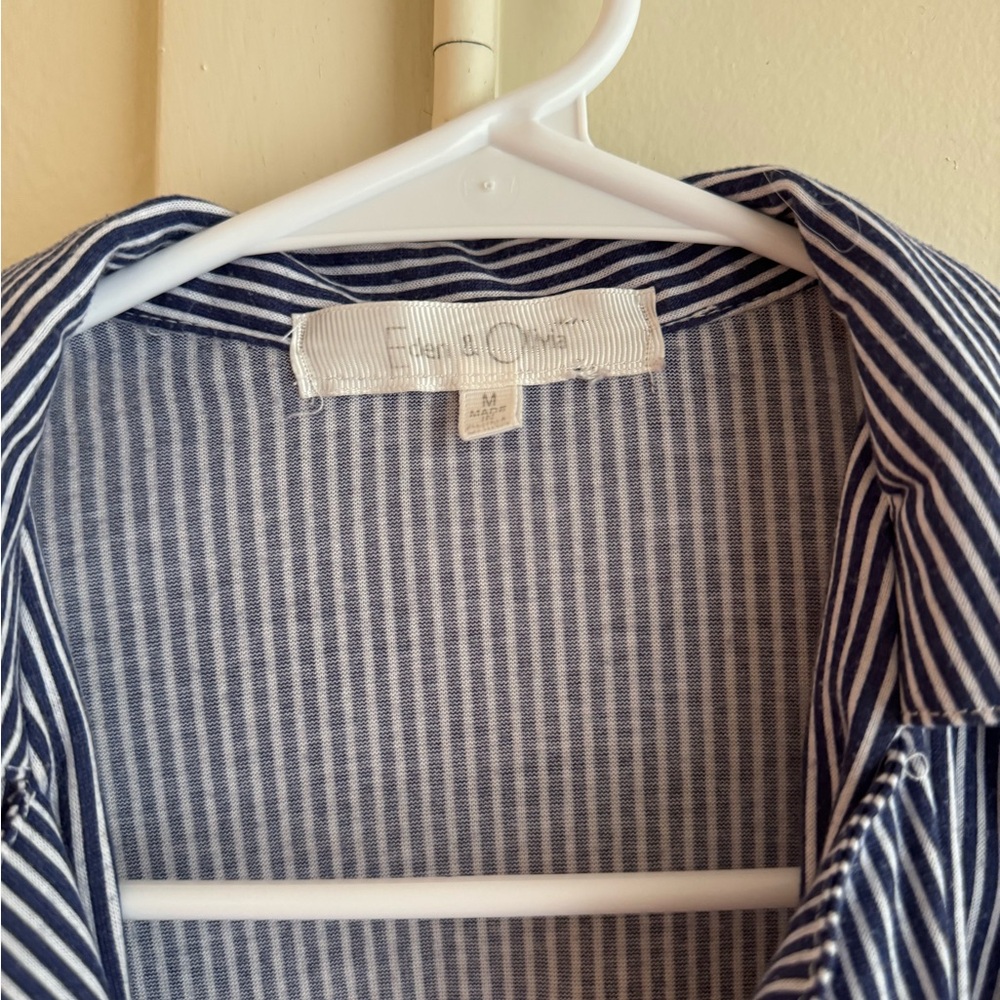 Eden & Olivia brand. Button up blouse